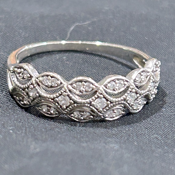 Diamond anniversary band - Picture 3 of 4